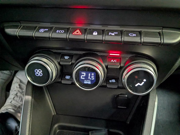 DACIA Duster 1.5 Blue dCi 115ch Techroad 4x2 - Miniature 15
