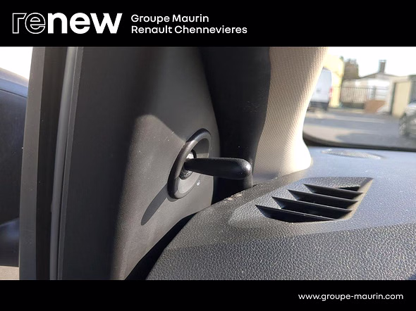 DACIA Sandero 1.0 ECO-G 100ch Essential - Miniature 48