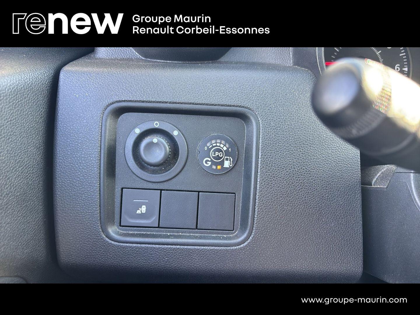 DACIA Duster 1.0 ECO-G 100ch 15 ans 4x2 - E6U - Photo 19