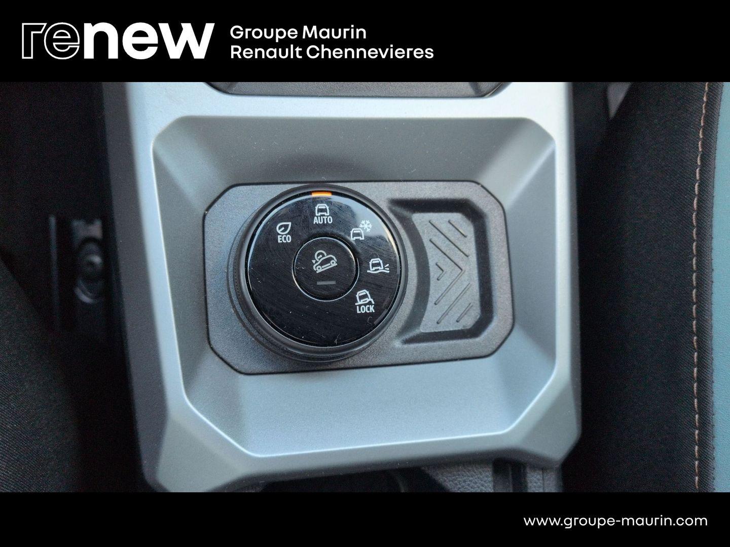 DACIA Duster 1.2 hybrid-G 150ch Extreme 4x4 - Photo 27