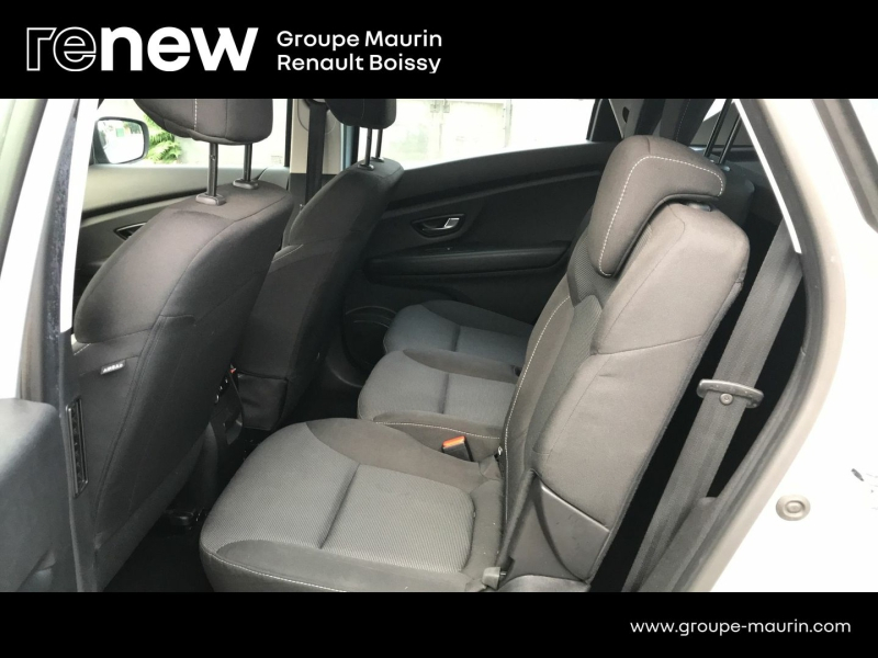 RENAULT Scenic d’occasion à vendre à BOISSY-SAINT-LÉGER chez ADP (Photo 11)